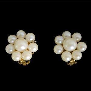 Vintage Japan Faux Pearl Cluster Clip-On Earrings Gold Tone 23.5mm